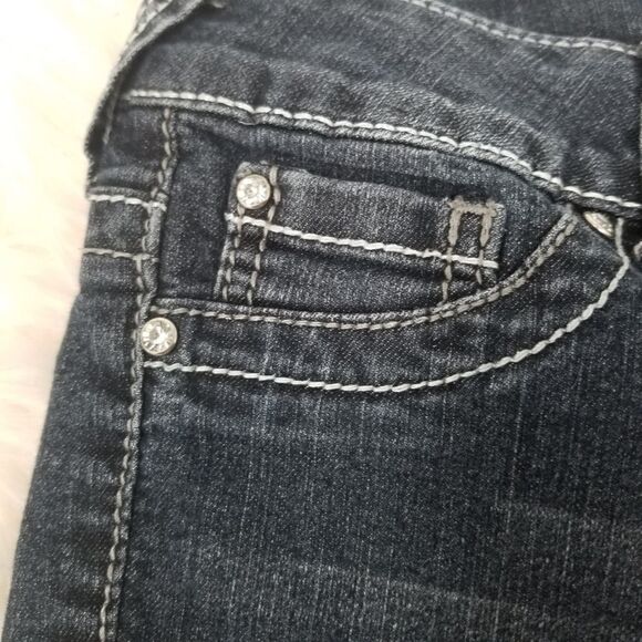 Maurices Blingy Pocket Cropped Jeans. Size Small. - Picture 2 of 15